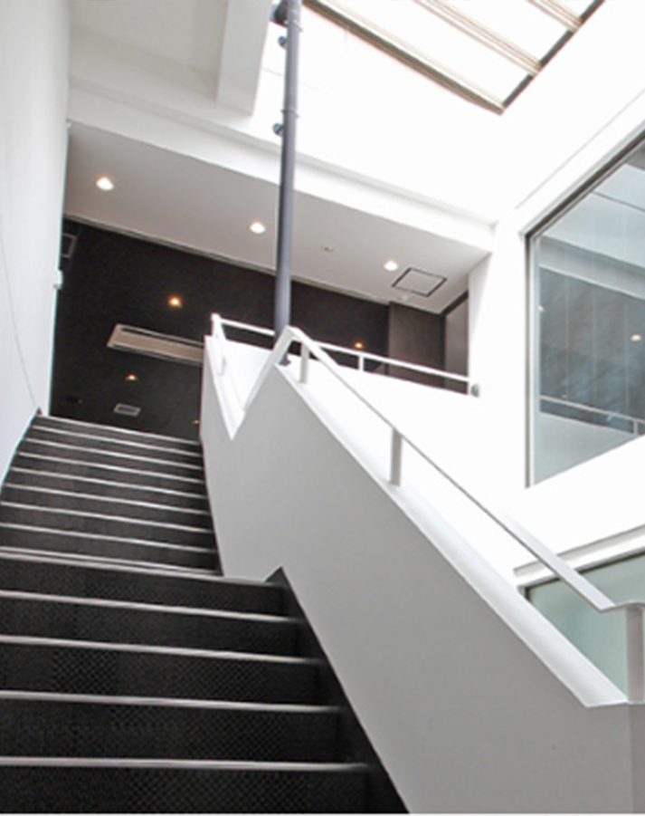 EP山梨の室内階段